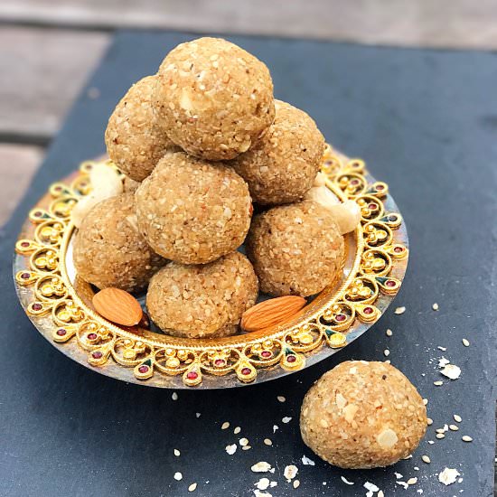 Oats & Sesame laddus
