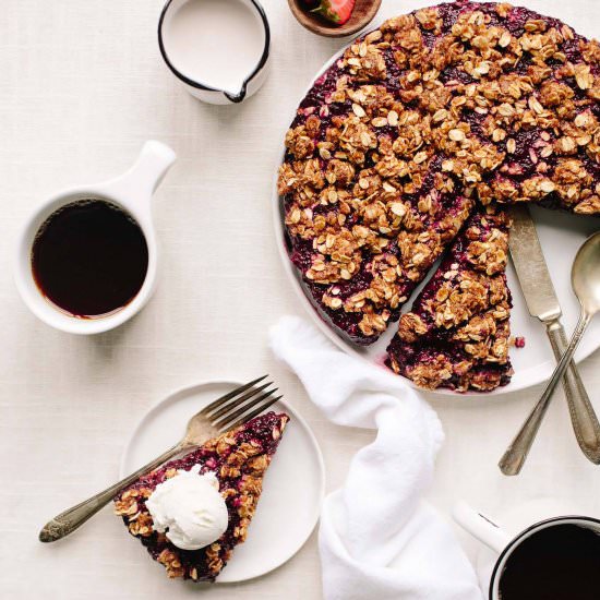 Vegan Berry Crumble Pie