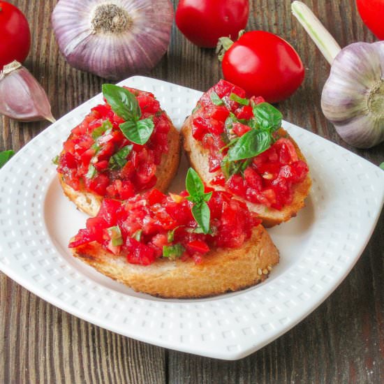 Bruschetta with Tomato and Basil
