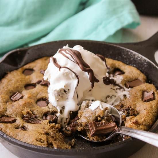 Skillet Chocolate Chip Cookies