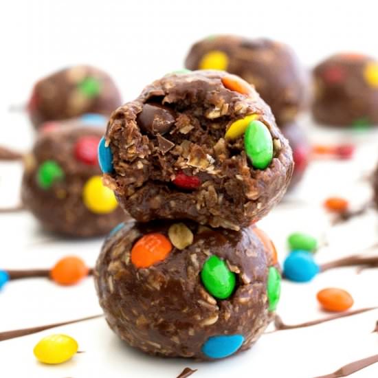 No-Bake Nutella M&M Oatmeal Balls