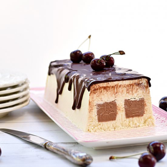 Coconut and Chocolate Mousse Cake