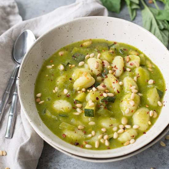 Green Gnocchi Pesto Soup