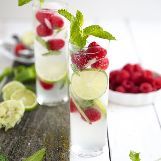 2 Minute Raspberry Mojito