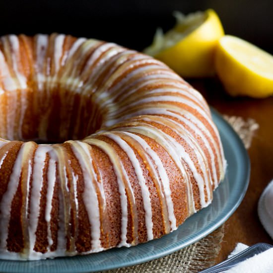 Easy Lemon Bundt Cake