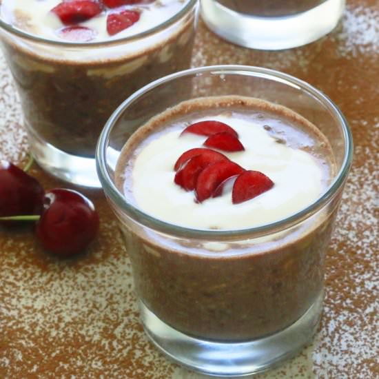 Black Forest Cake Overnight Oats