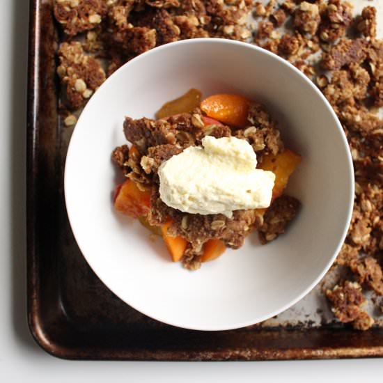 DIY stonefruit crumble