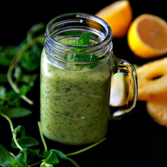 Avocado Smoothie with Pineapple and