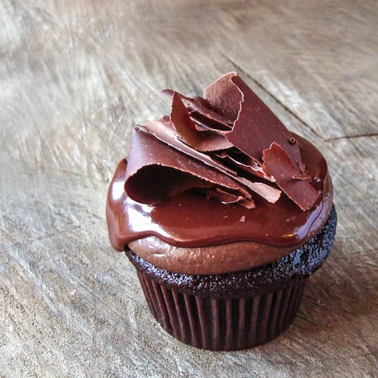 Super Moist Chocolate Cupcakes