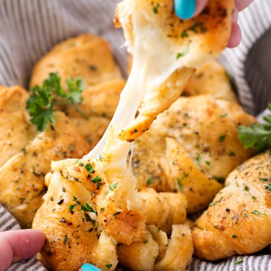 Cheesy Garlic Crescent Rolls