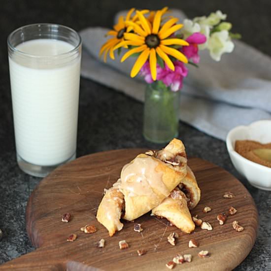 Easy Cinnamon Crescent Rolls