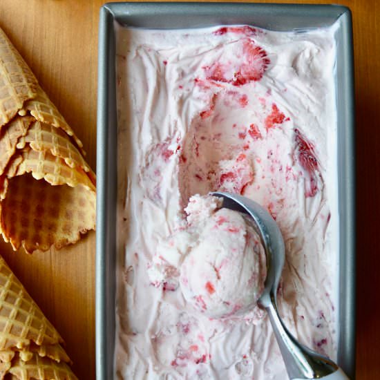 No-Churn Strawberry Ice Cream