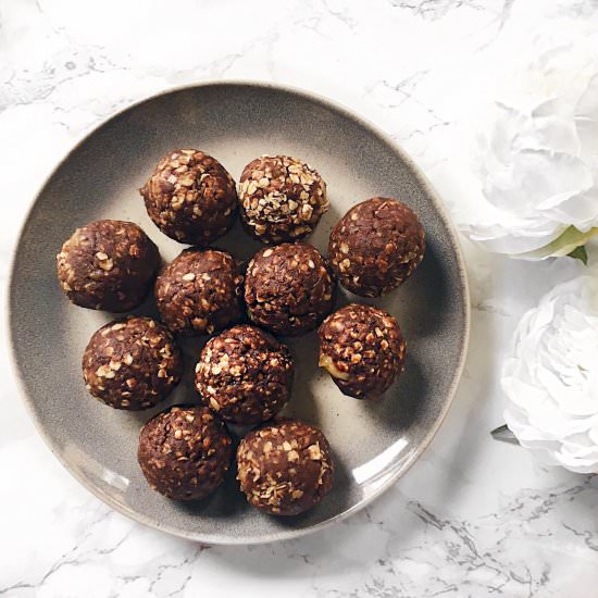 Banana Bread Protein Energy Balls