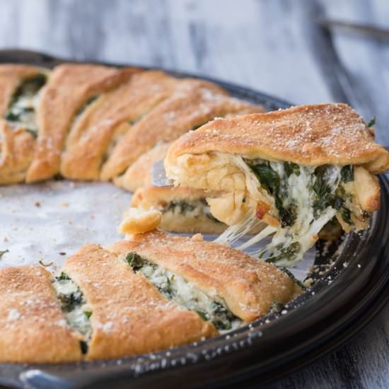 Spinach and Cheese Crescent Ring