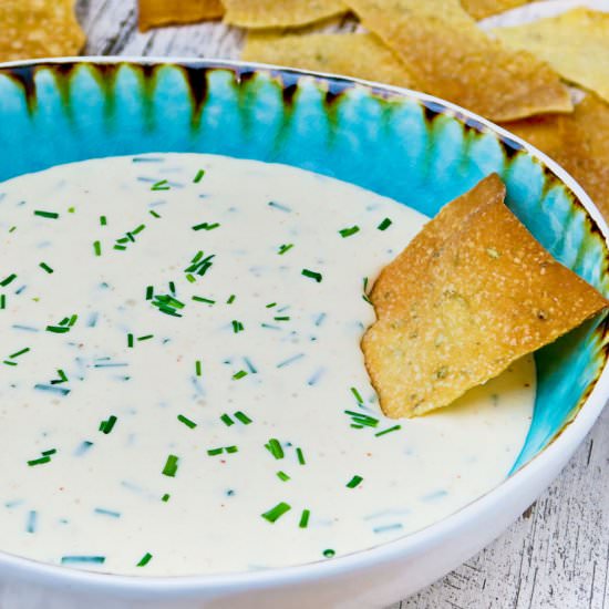 Spicy cheese dip with garlic