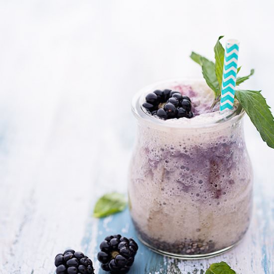 Banana and blackberries smoothie