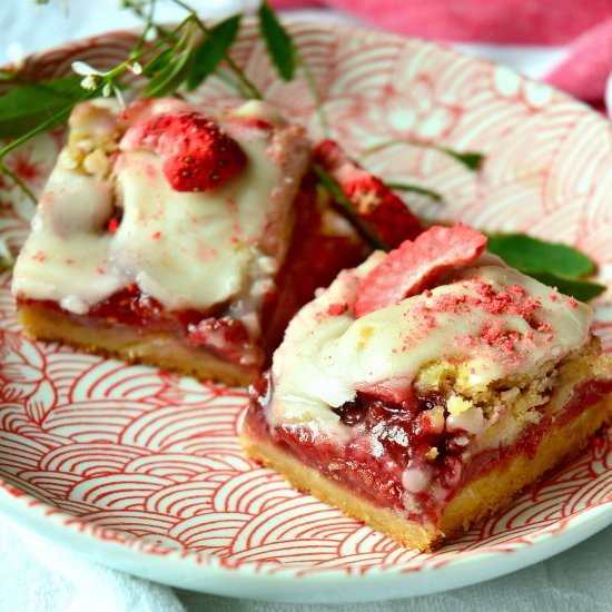Strawberry Crumble Bars