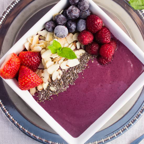 Bright Berry Acai Smoothie Bowl