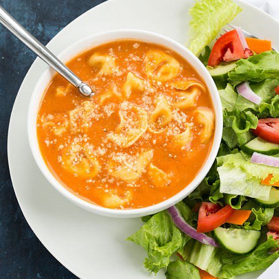 creamy tomato tortellini soup
