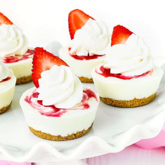 Mini Yogurt Strawberry Cheesecake