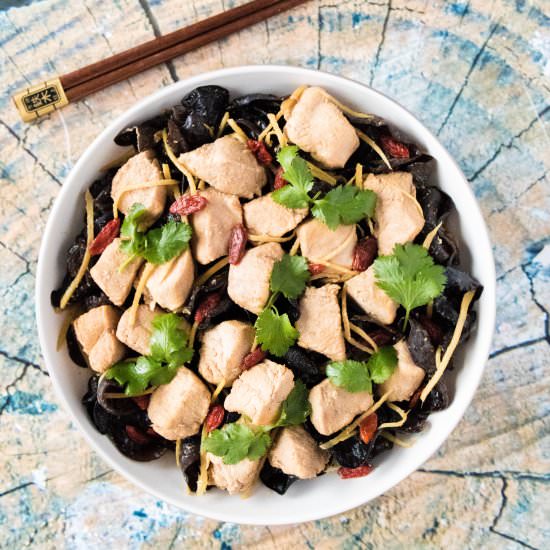 Braised Chicken and Black Fungus