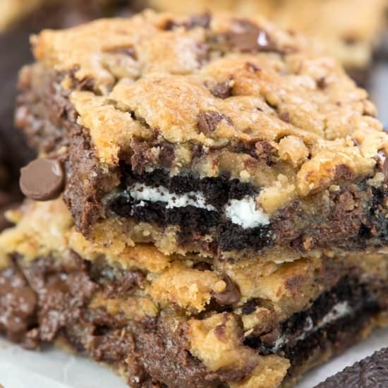 Oreo Chocolate Chip Gooey Bars