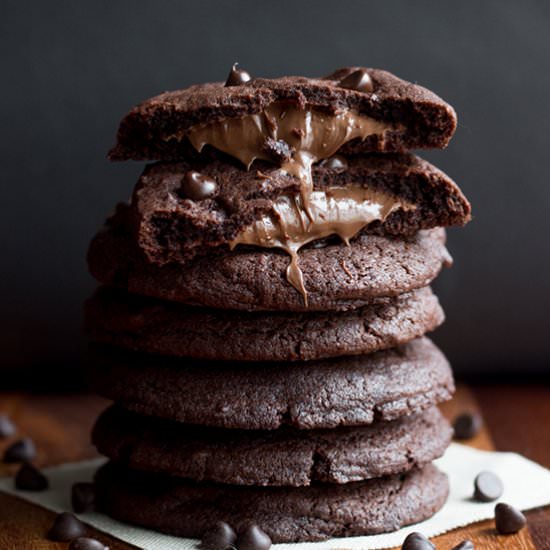 Nutella Stuffed Chocolate Cookies
