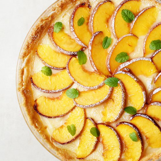Tart with peaches