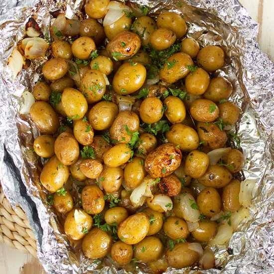 Grilled Garlic Potatoes in Foil