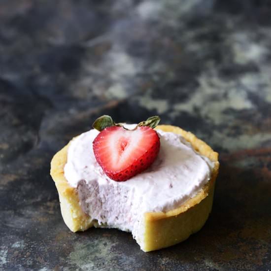 Low-Carb Strawberry Mousse Tartlets