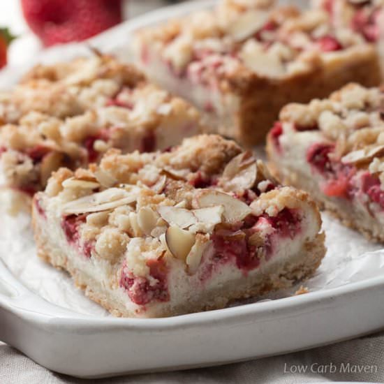 Strawberry Cream Cheese Crumble Bar