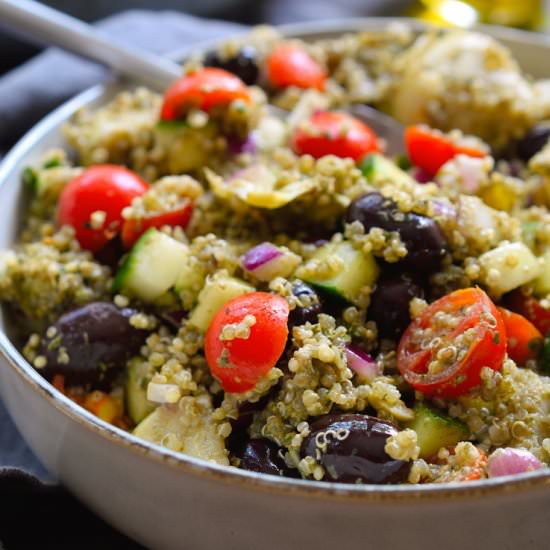Pesto quinoa salad