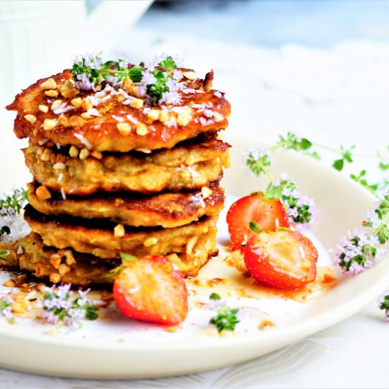 Apple and Cinnamon Pancakes