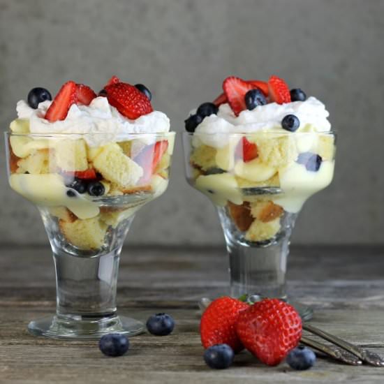 Easy Berry Trifle