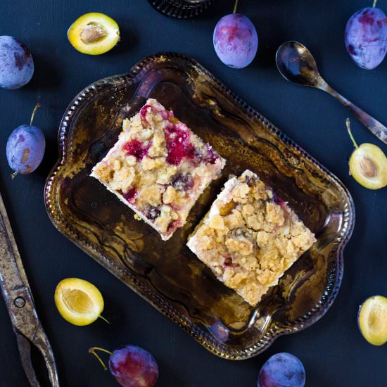 Plum Cream Cheese Crumble Bars