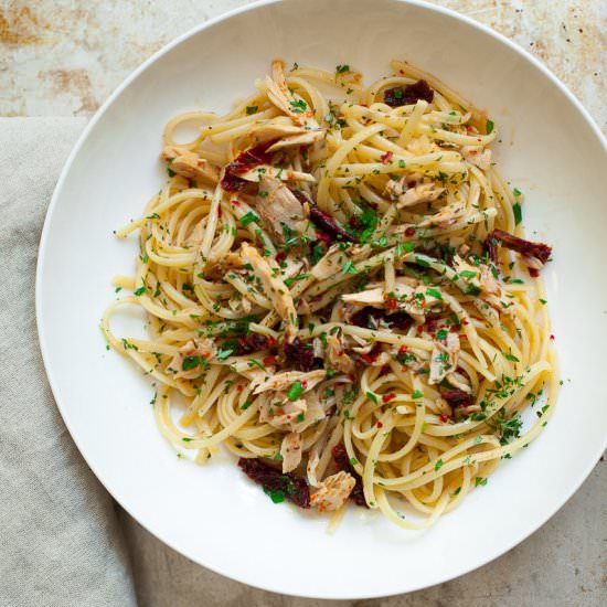 Linguini with Spicy Tuna Sauce