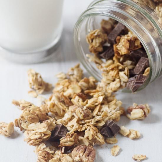 Healthy PB Chocolate Chunk Granola