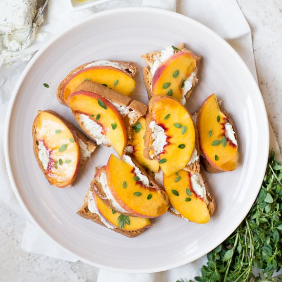 Peach & Goat Cheese Crostini’s