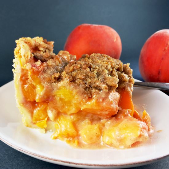 Deep Dish Peach Crumble Pie