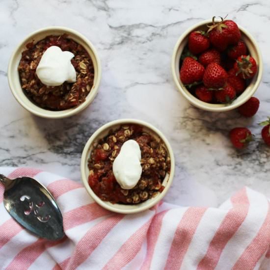 Strawberry Rhubarb & Apple Crumble