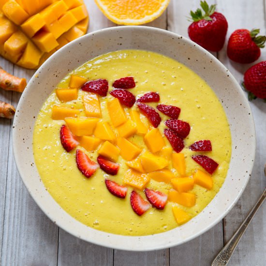 Mango Turmeric Smoothie Bowl