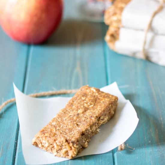 No Bake Apple Pie Granola Bars