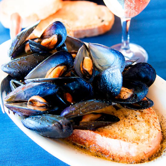 Italian Mussels in White Wine Sauce