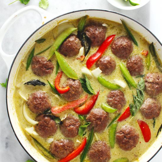 Meatballs in Green Curry Sauce