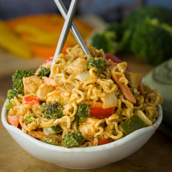Ramen Noodle Stirfry & Peanut Sauce