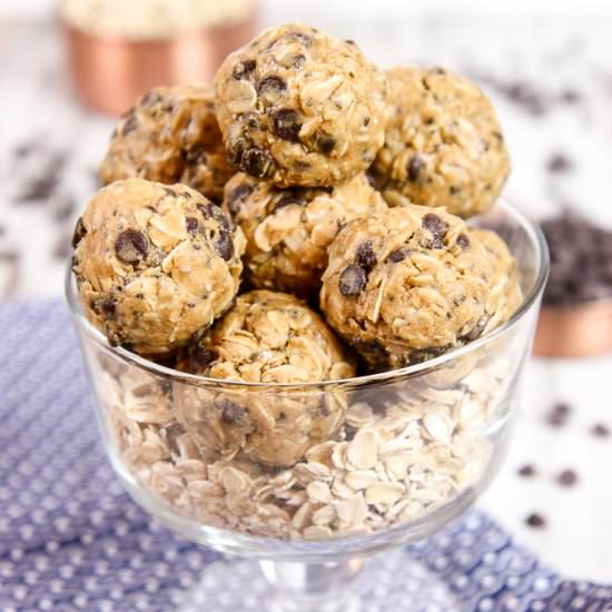 4 Ingredient Peanut Butter Bites