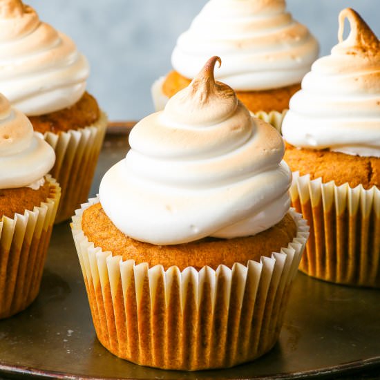 Caramel Stuffed Pumpkin Cupcakes