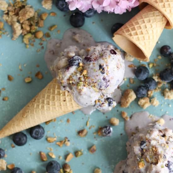 Blueberry Crumble Ice Cream