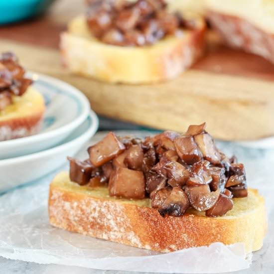 Maple Mushroom Crostini