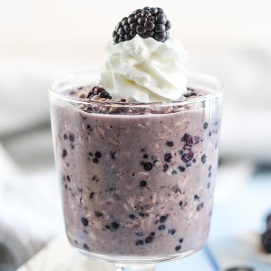 Healthy Blackberry Overnight Oats